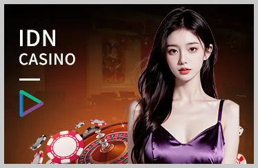 Bàn chơi Roulette với quả bóng đang quay trên bánh xe
